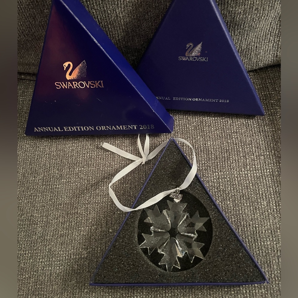 ❄️🎄Swarovski 2018 crystal snowflake ornament❄️